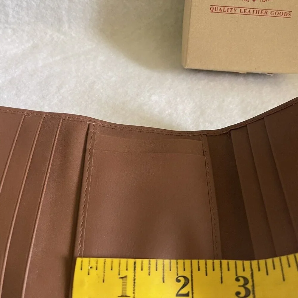 ILI New York Leather Wallet Tri Fold 8 Card Slots